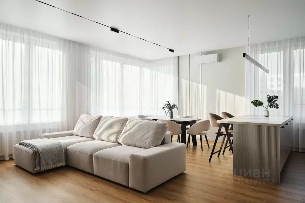 3-к кв. Тюменская область, Тюмень ул. Газовиков, 44 (145.7 м) - Фото 1