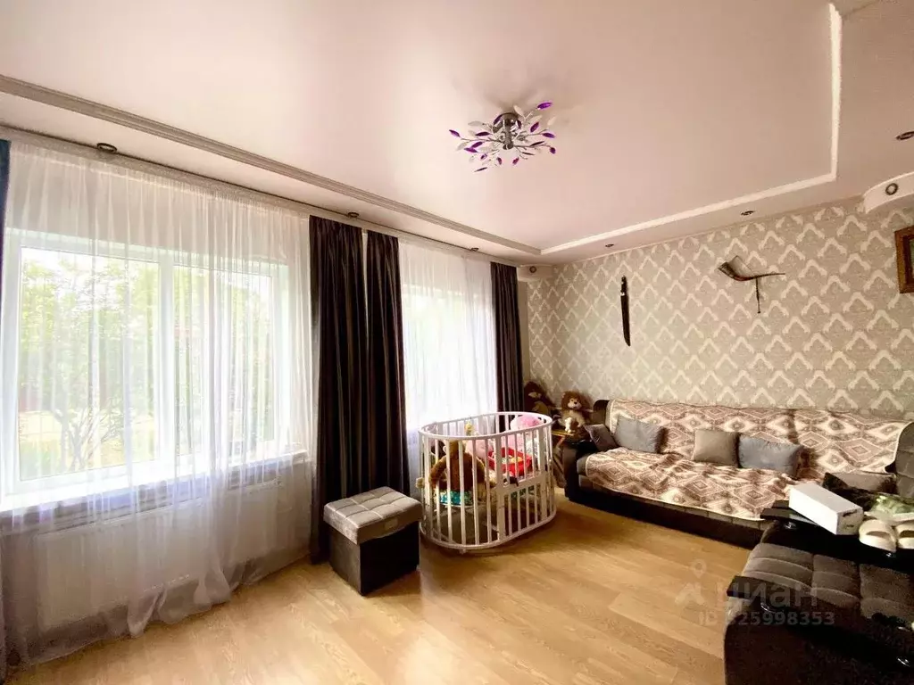 Дом в Краснодарский край, Лабинск ул. Войкова (100 м) - Фото 1