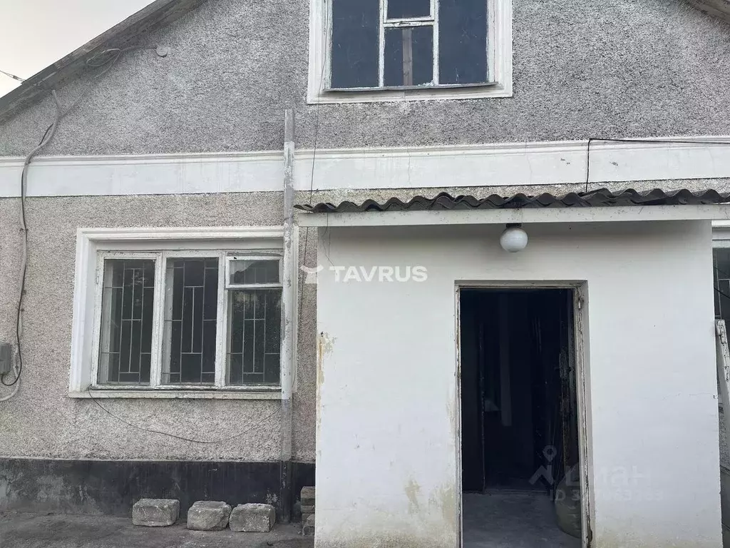 Дом в Крым, Бахчисарайский район, Почтовое пгт пер. Озерный (100 м) - Фото 2