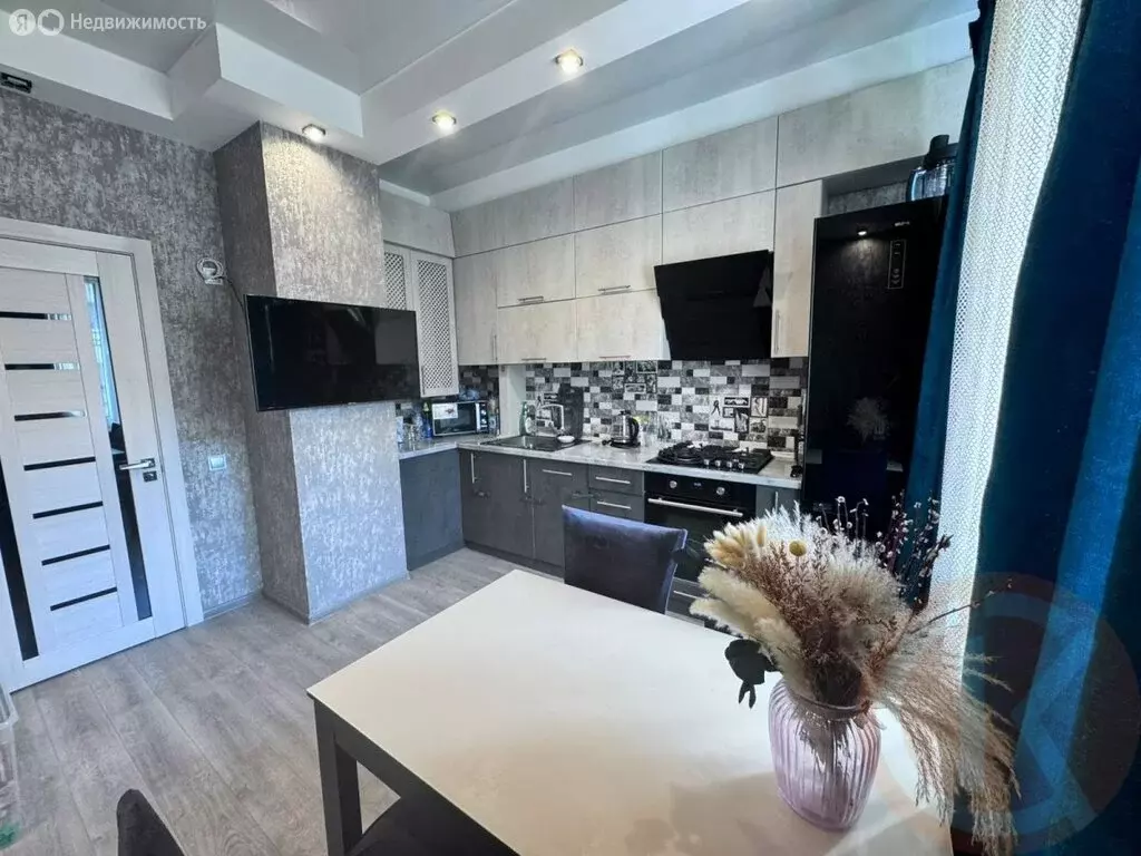 2-комнатная квартира: Симферополь, Битакская улица, 17 (67 м) - Фото 2