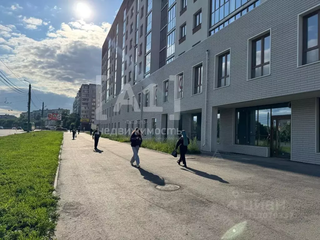 Торговая площадь в Челябинская область, Челябинск ул. Братьев ... - Фото 0