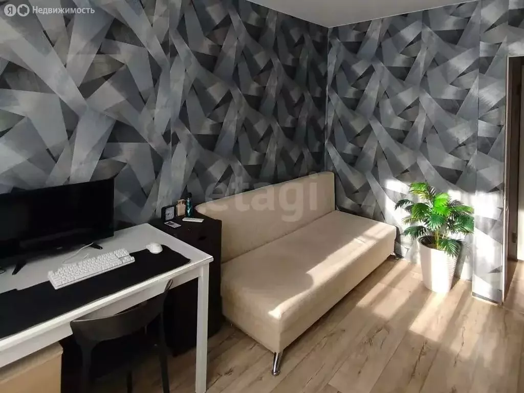 3-комнатная квартира: муниципальное образование Киров, посёлок Ганино, ... - Фото 1