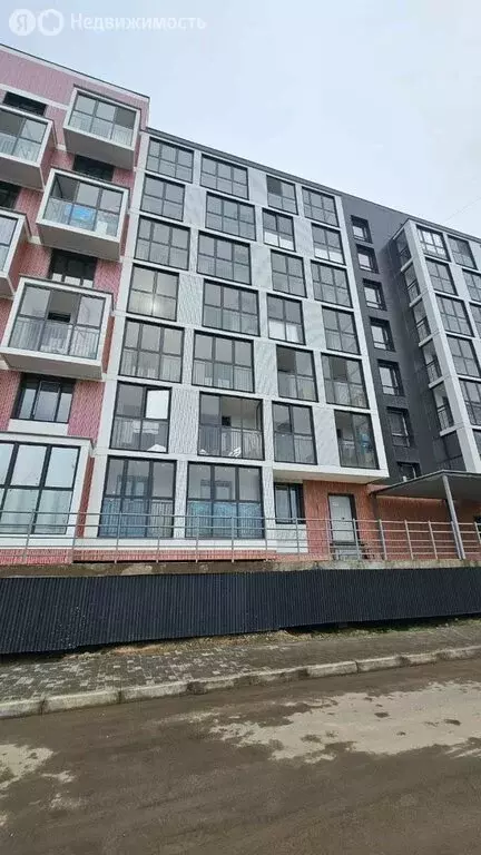 Квартира-студия: Якутск, улица Александра Захарченко, 11 (47 м) - Фото 0