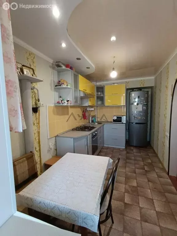 3-комнатная квартира: Бугульма, улица Петра Ненастина, 68 (58 м) - Фото 0