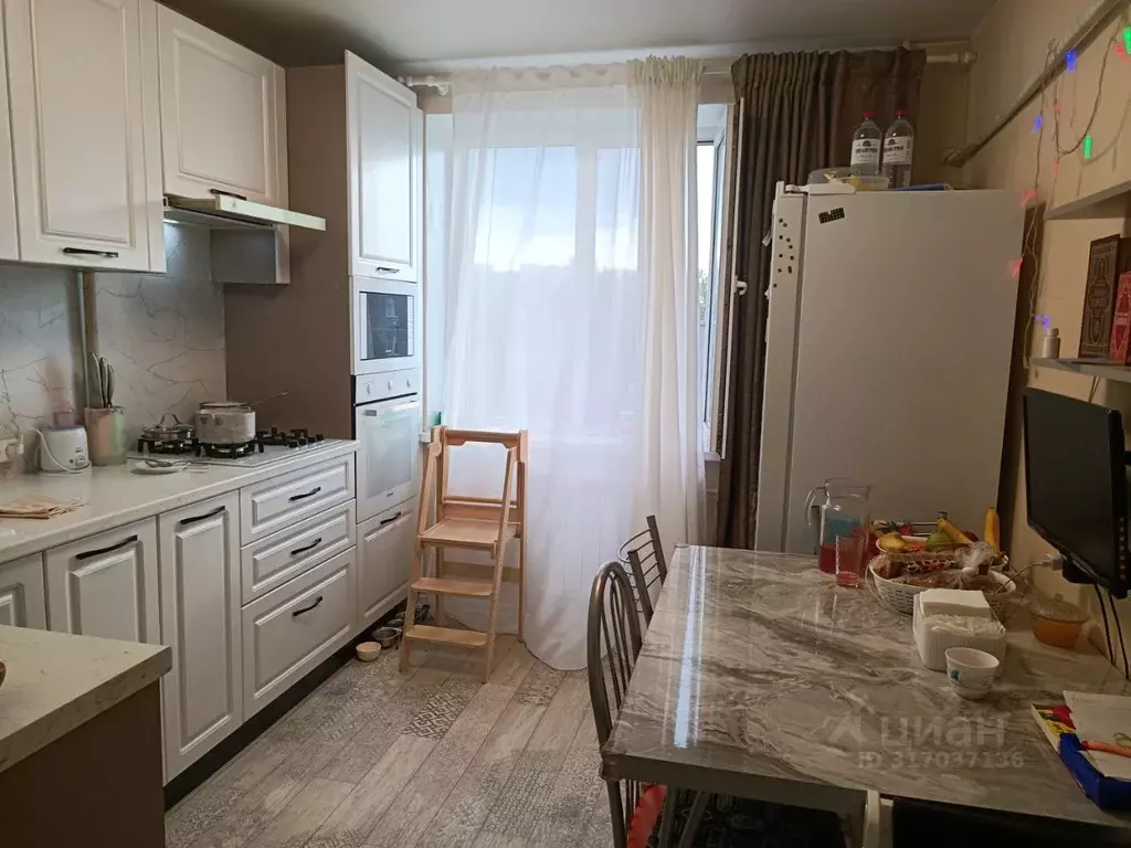 3-к кв. Саратовская область, Энгельс ул. Космонавтов, 13 (58.1 м) - Фото 1