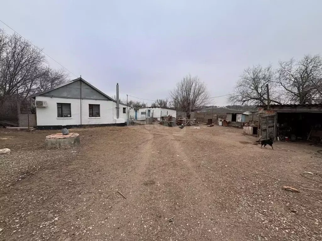 Дом в Калмыкия, Целинный район, с. Троицкое ул. Деликова, 25 (68 м) - Фото 0