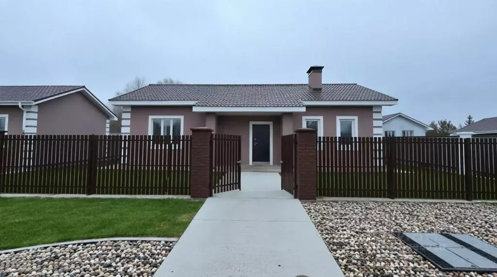 Дом в Самарская область, Ставропольский район, с. Ягодное  (100 м) - Фото 1