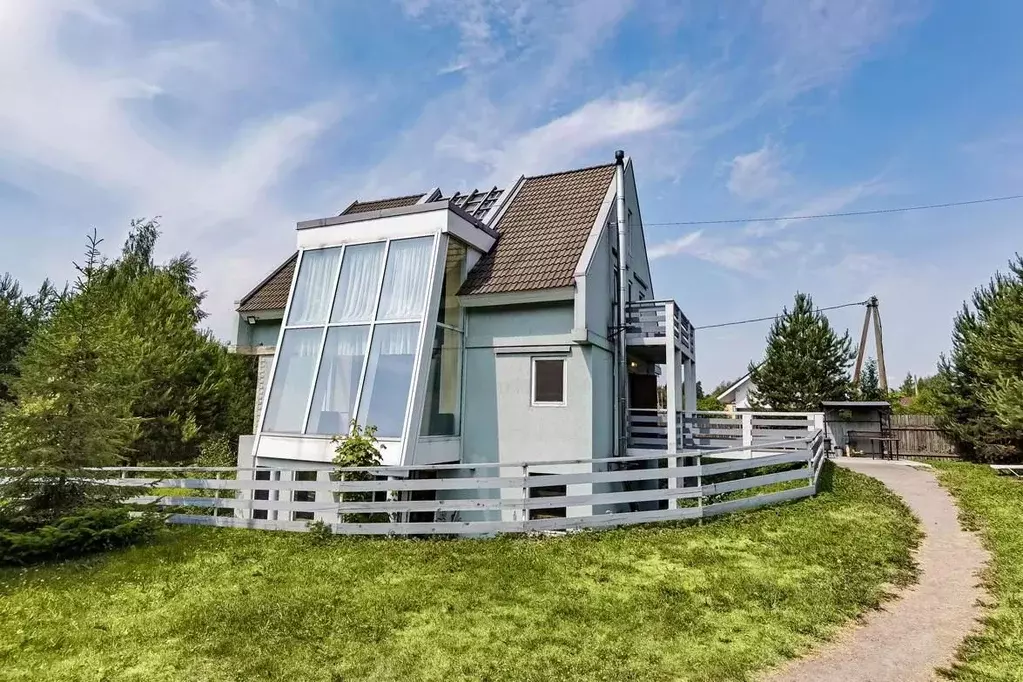 Дом в Ленинградская область, Выборгский район, Рощино пгт ул. Гоголя ... - Фото 1