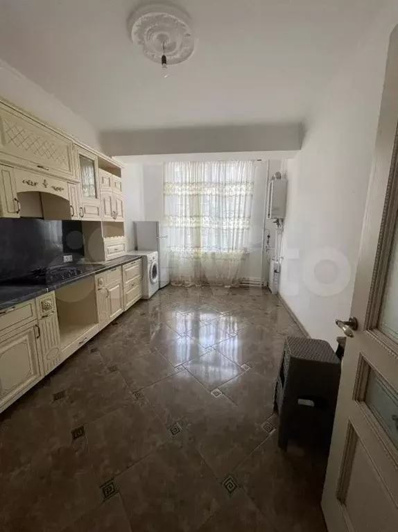 1-к. квартира, 60 м, 4/8 эт. - Фото 0