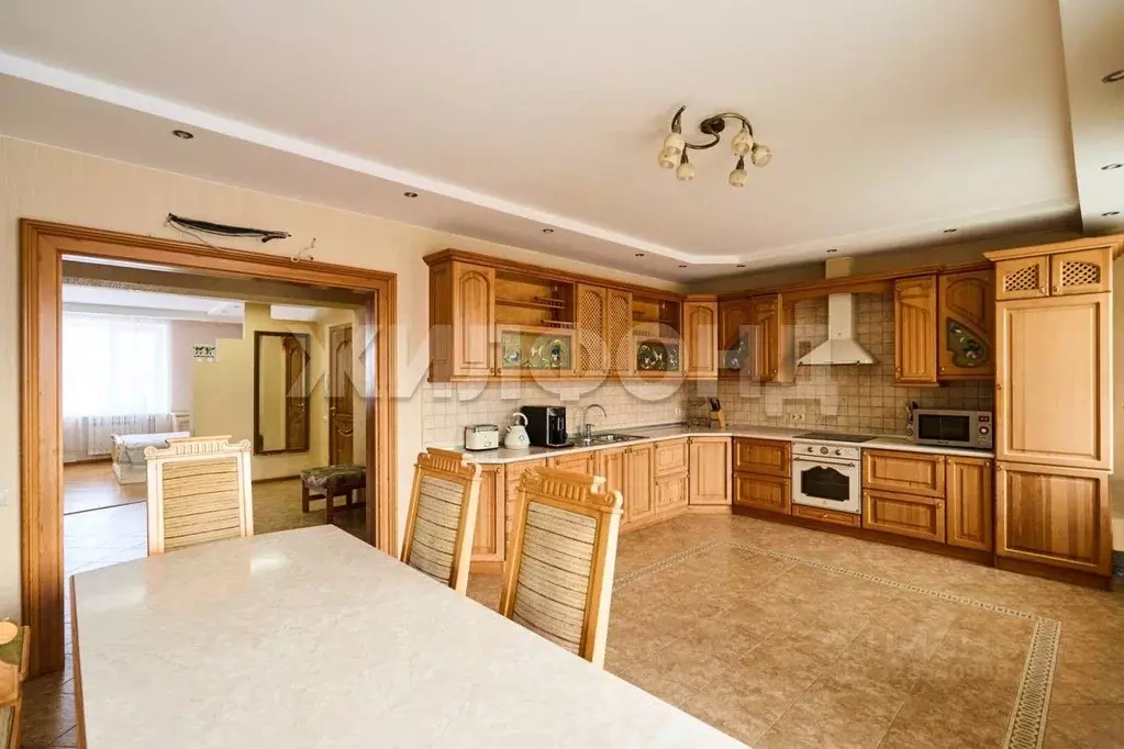 3-к кв. Томская область, Томск ул. Дзержинского, 60 (124.0 м) - Фото 1