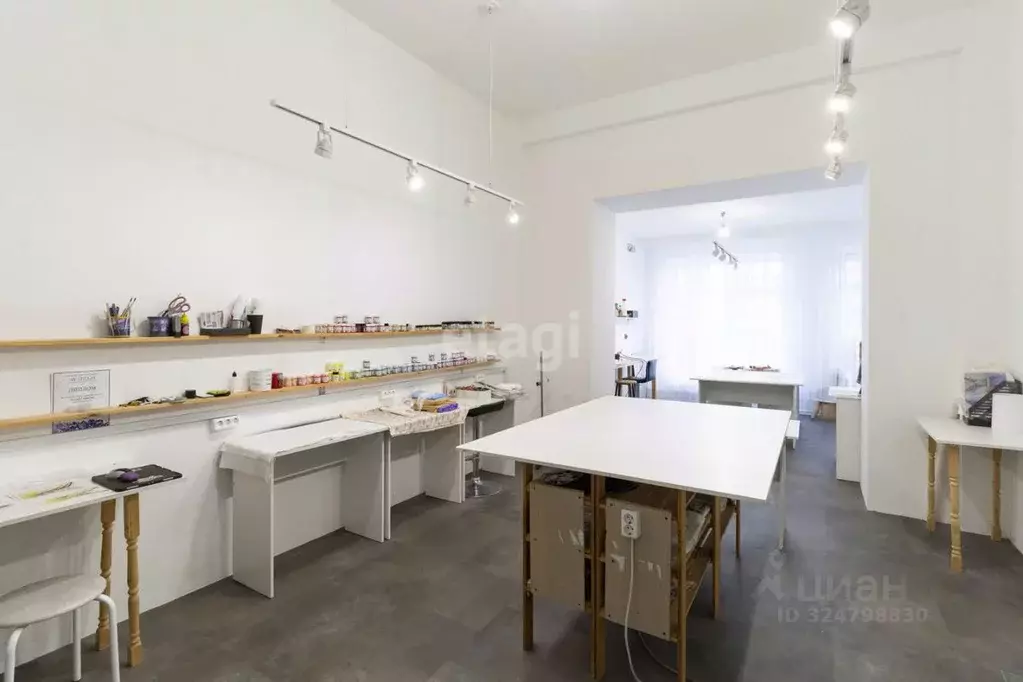 Торговая площадь в Тюменская область, Тюмень ул. Прокопия Артамонова, ... - Фото 1