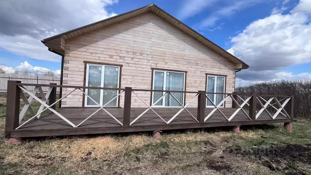 Дом в Красноярский край, Емельяновский район, Шуваевский сельсовет, ... - Фото 1