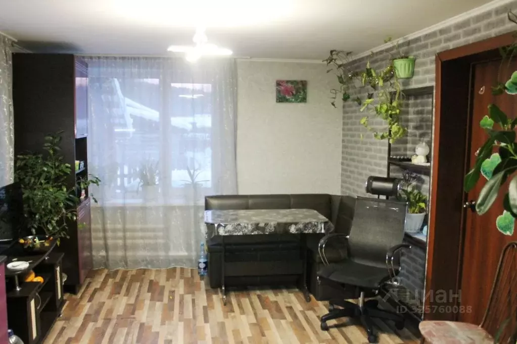 Дом в Алтай, Майминский район, с. Кызыл-Озек Советская ул. (60 м) - Фото 1