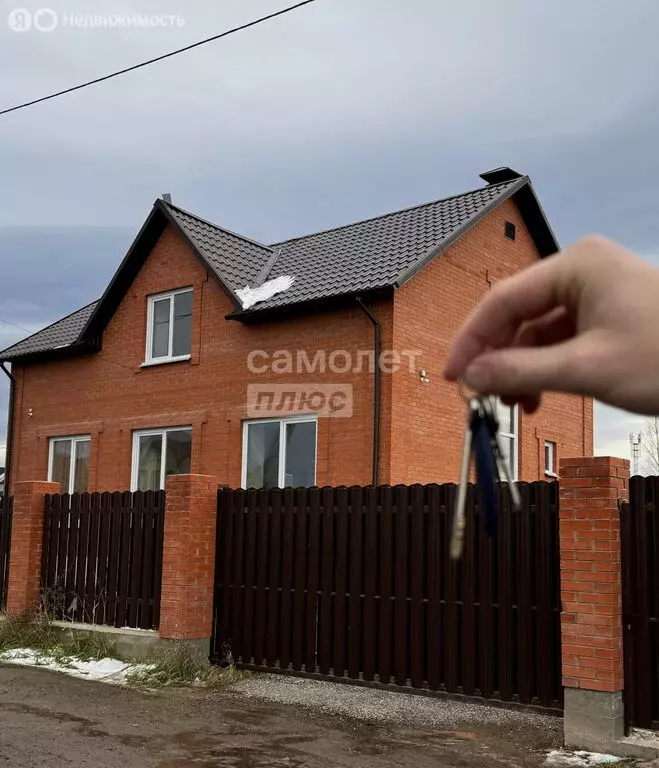 Дом в Усть-Абаканский район, деревня Чапаево, улица Белова (210 м) - Фото 0