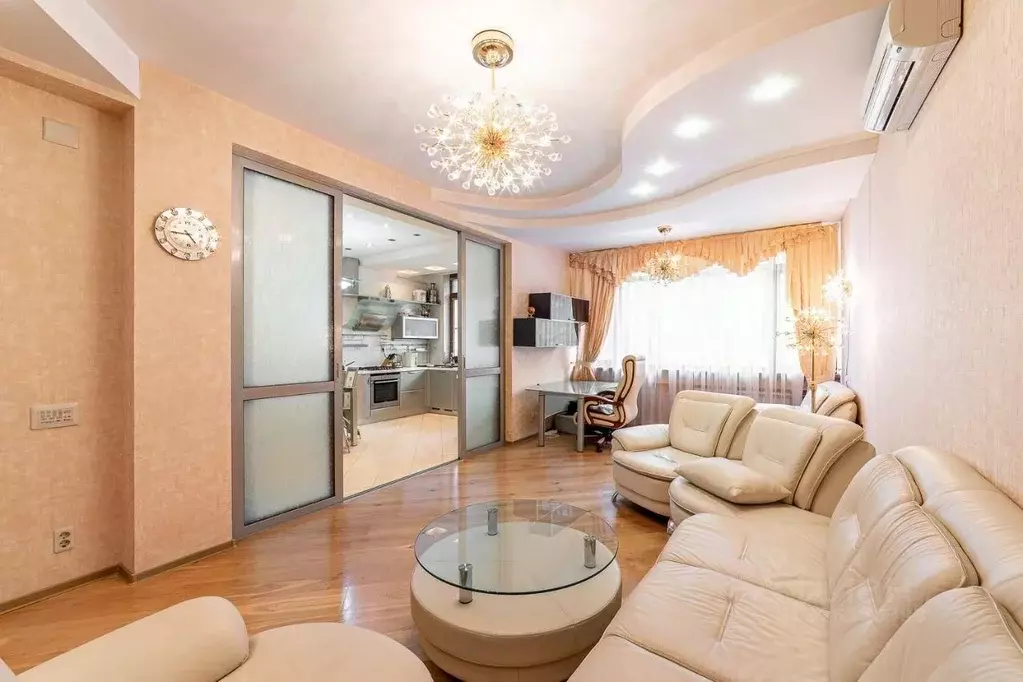 2-к кв. Краснодарский край, Сочи Завокзальный мкр, пер. Трунова, 6к1 ... - Фото 1