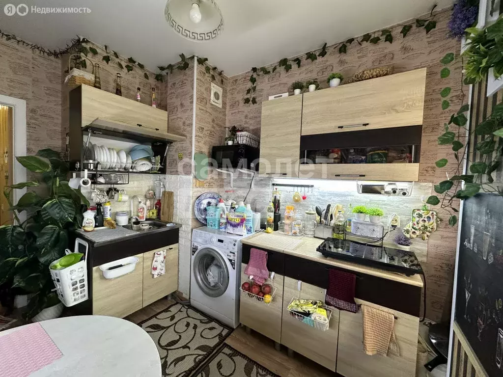 3-комнатная квартира: Первоуральск, микрорайон Динас, улица Кирова, ... - Фото 1