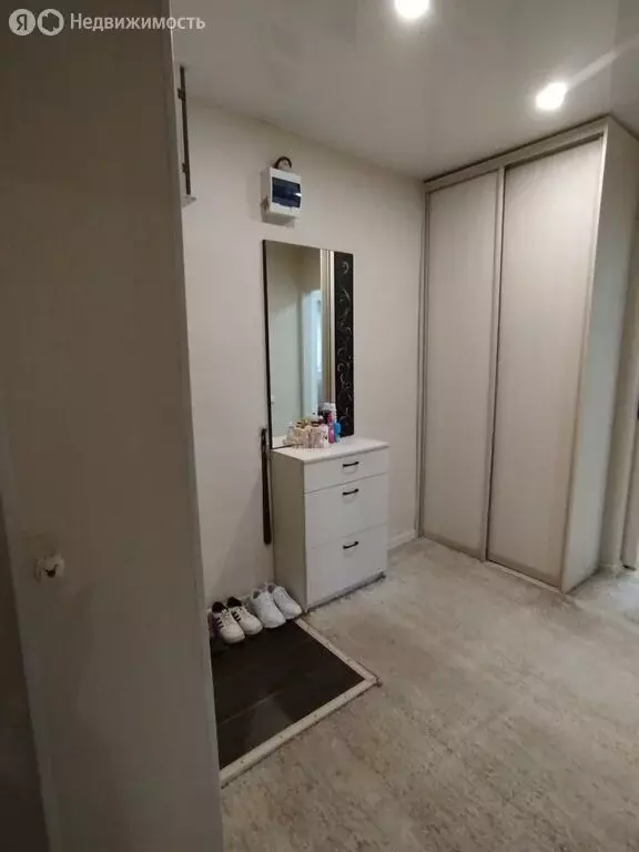 3-комнатная квартира: село Кандры, улица Тельмана, 25А (51.9 м) - Фото 1