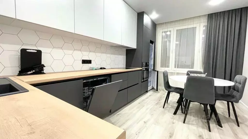 2-к кв. Татарстан, Казань ул. Николая Ершова, 65В (57.6 м) - Фото 1