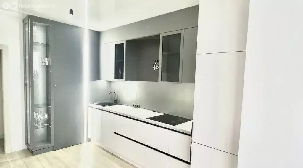 2-комнатная квартира: Тюмень, Таврическая улица, 9 (62.9 м) - Фото 2