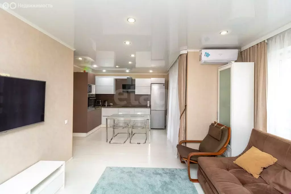 2-комнатная квартира: Тюмень, улица Газовиков, 61 (57.4 м) - Фото 1