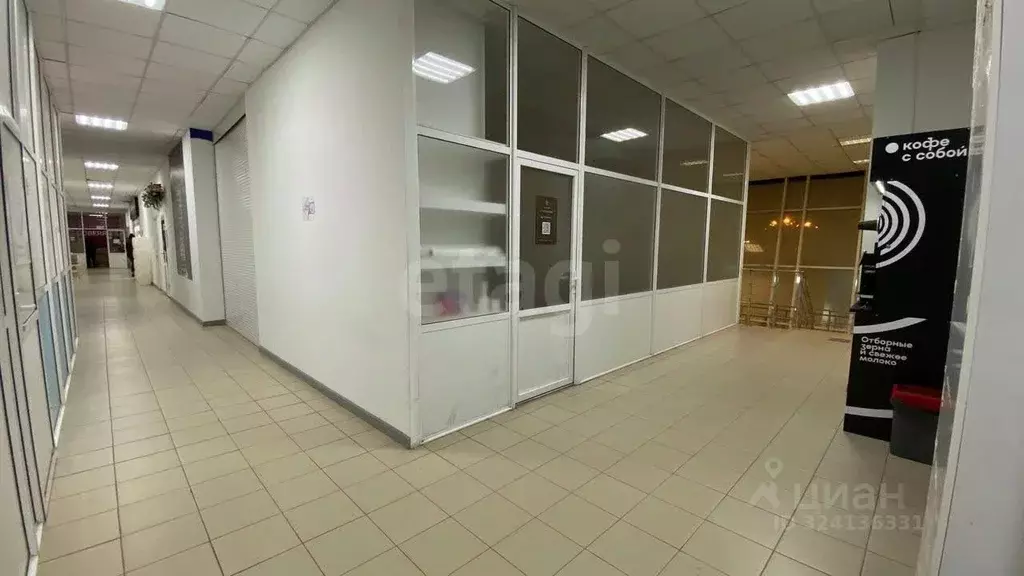 Торговая площадь в Саха (Якутия), Якутск ул. Федора Попова, 23 (34 м) - Фото 1