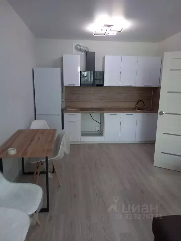 2-к кв. Удмуртия, Ижевск Камбарская ул., 94к2 (60.0 м) - Фото 1