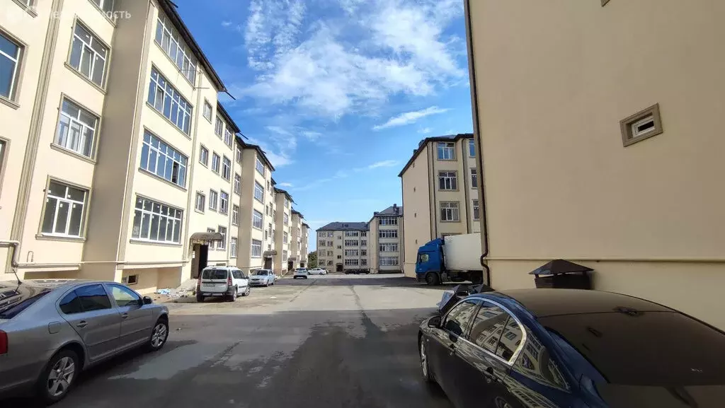 3-комнатная квартира: Нальчик, улица Тарчокова, 56 (72 м) - Фото 1