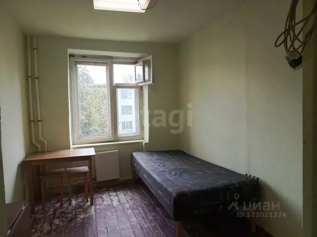 Комната Ленинградская область, Кириши Пионерская ул., 4 (9.8 м) - Фото 0