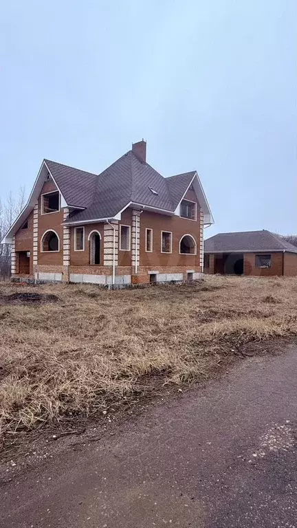 Дом 240 м на участке 10 сот. - Фото 0