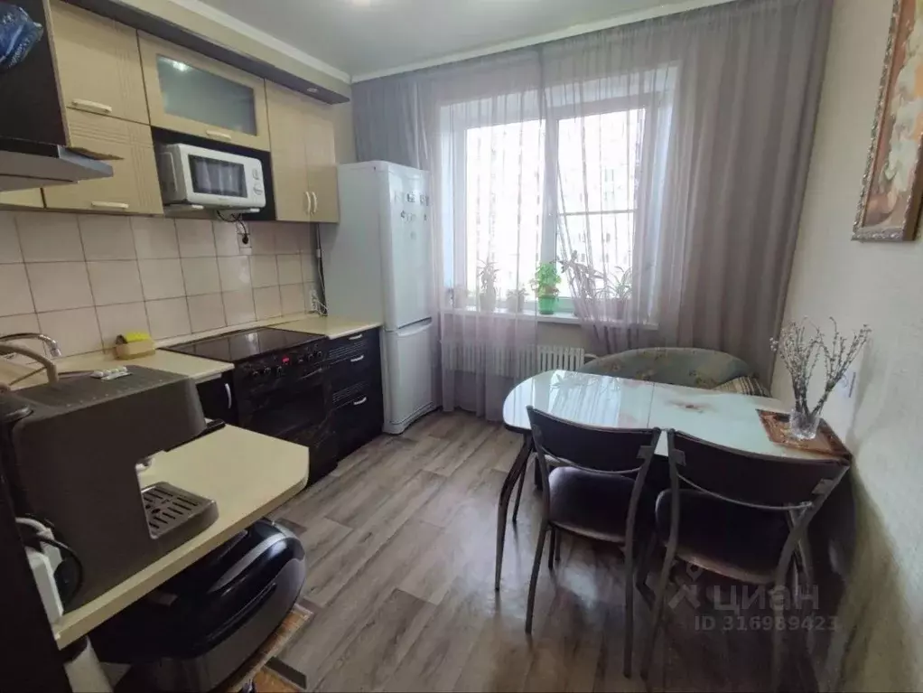 1-к кв. Белгородская область, Старый Оскол Конева мкр, 9 (40.0 м) - Фото 0