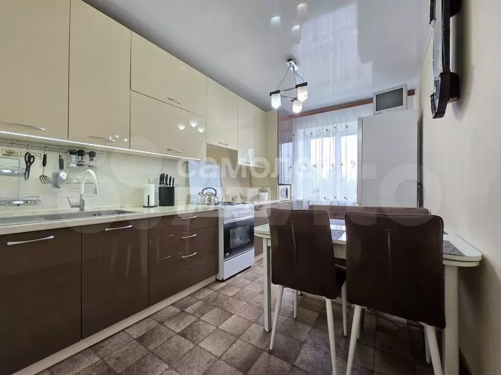 2-к. квартира, 54 м, 3/3 эт. - Фото 1