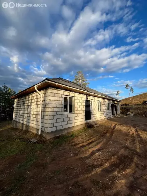 Дом в село Сотниково, Курбинская улица (151.4 м) - Фото 1