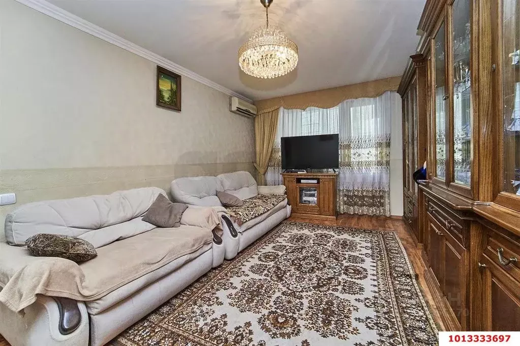 2-к кв. Краснодарский край, Краснодар Юбилейный мкр, ул. 70-летия ... - Фото 1