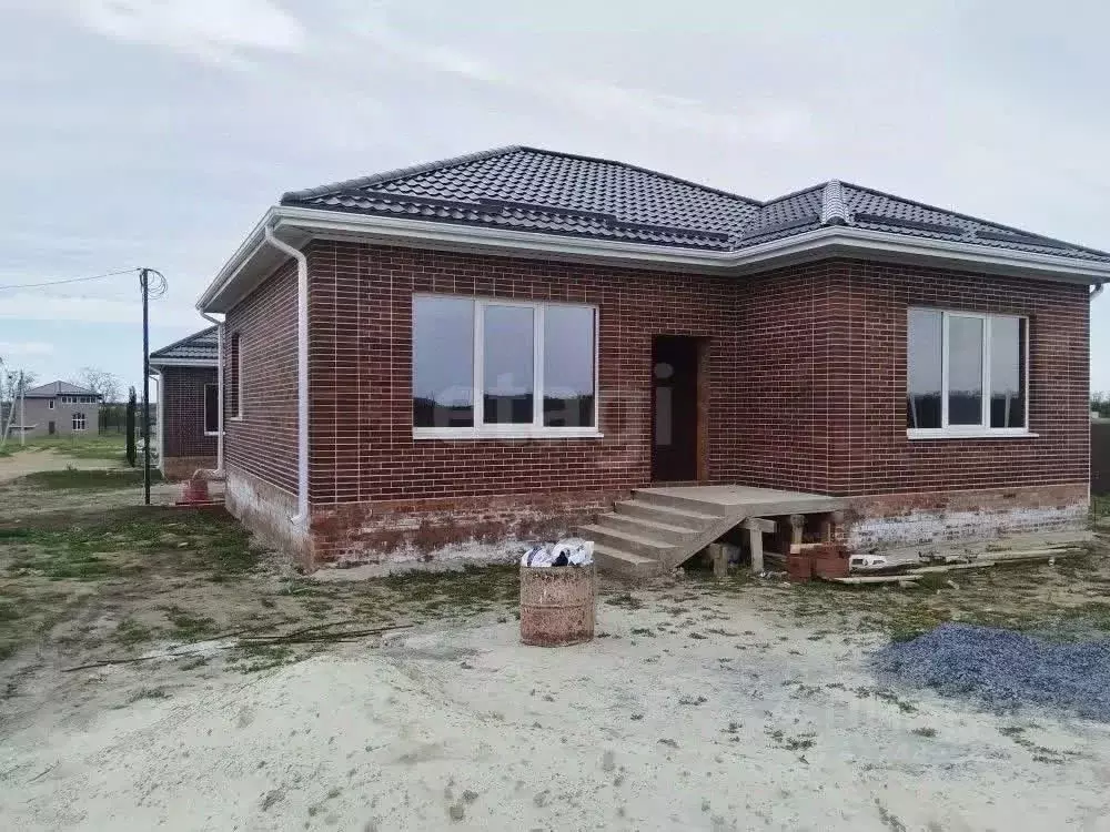 Дом в Ростовская область, Мясниковский район, с. Крым ул. Генерала ... - Фото 1