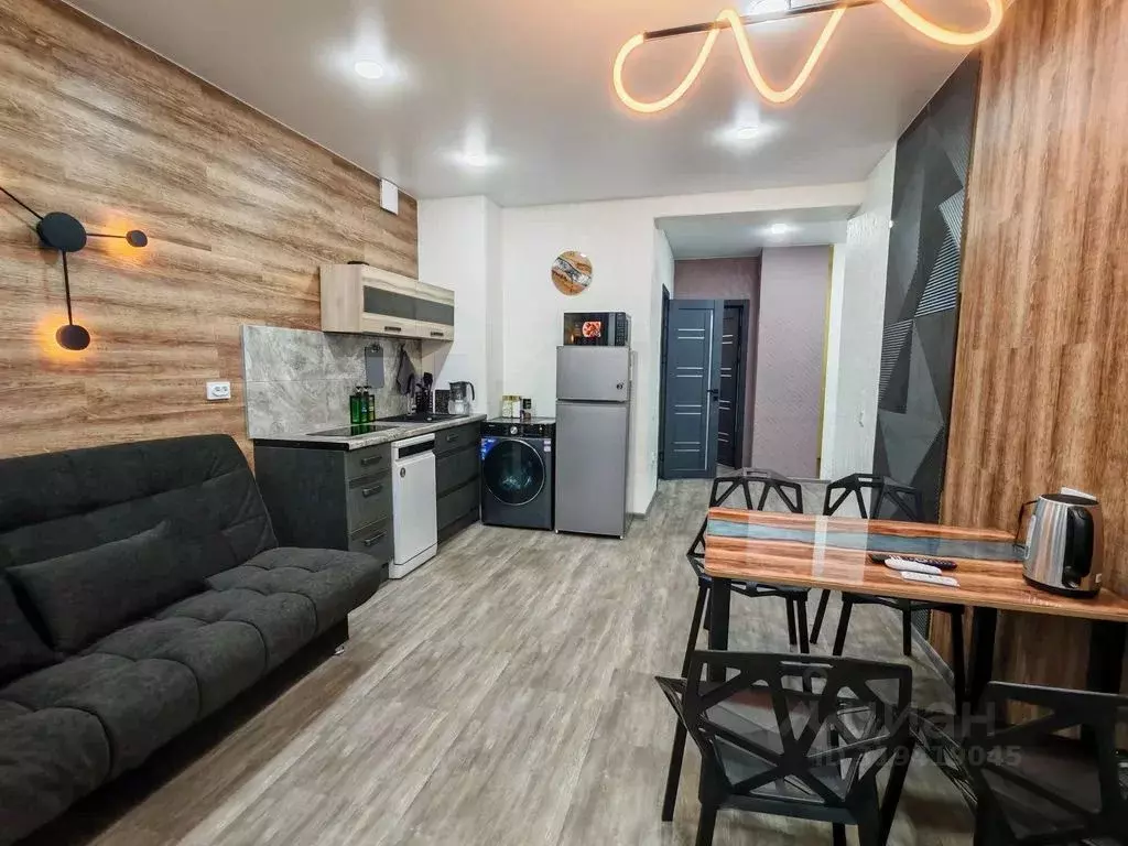 2-к кв. Хакасия, Абакан ул. Кирова, 175 (50.0 м) - Фото 1