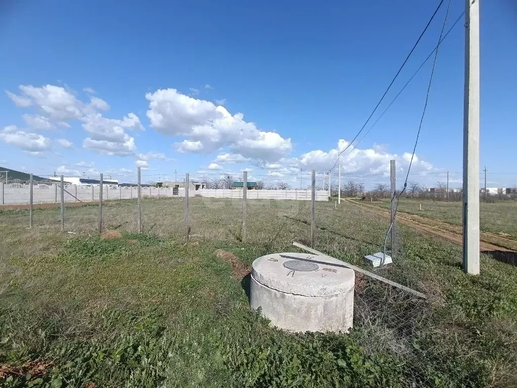 Участок в Крым, Сакский район, с. Молочное  (6.0 сот.) - Фото 1