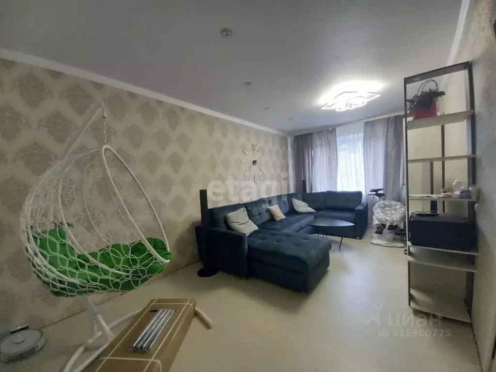 4-к кв. Белгородская область, Валуйки ул. Калинина, 37Б (76.5 м) - Фото 0