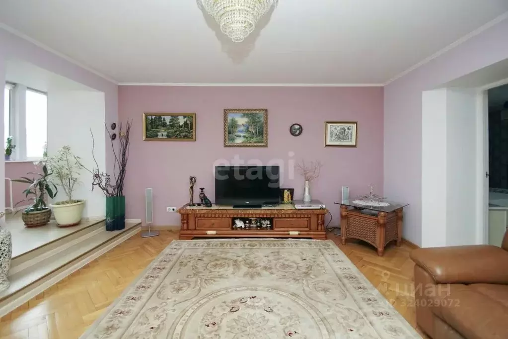 3-к кв. Омская область, Омск ул. Маршала Жукова, 105 (78.0 м) - Фото 1