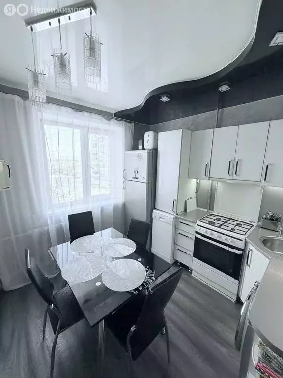 4-комнатная квартира: Комсомольск-на-Амуре, Пермская улица, 9к2 (78 м) - Фото 1