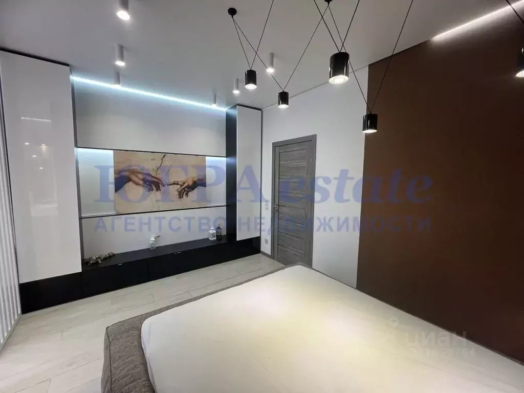 3-к кв. Ханты-Мансийский АО, Нижневартовск Омская ул., 38 (109.5 м) - Фото 1