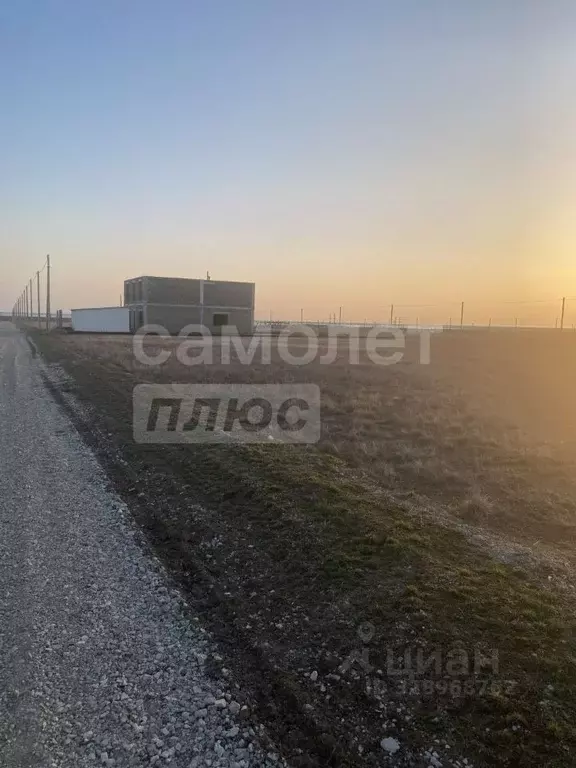 Участок в Крым, Сакский район, Штормовское с/пос, с. Крыловка ул. Мира ... - Фото 1