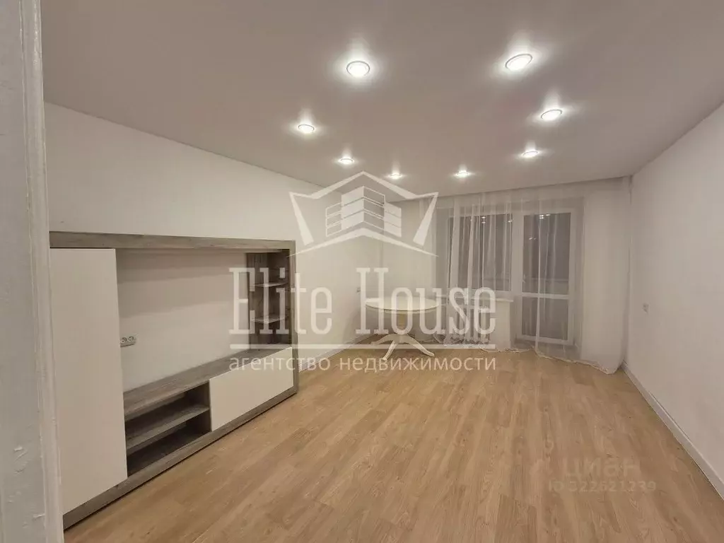 3-к кв. Калужская область, Калуга ул. Гурьянова, 8к1 (69.7 м) - Фото 2