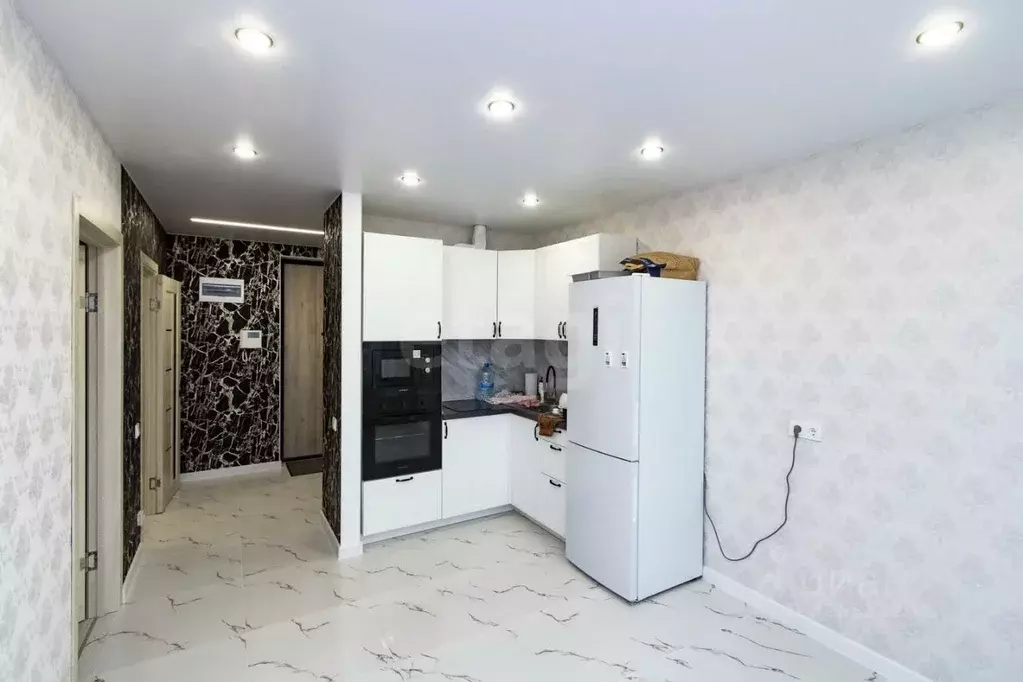 1-к кв. Тюменская область, Тюмень ул. 50 лет Октября, 57Бк2 (35.0 м) - Фото 1