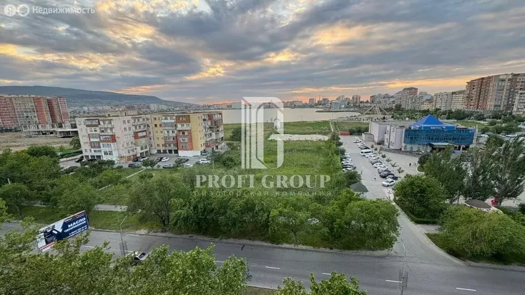 2-комнатная квартира: Махачкала, улица Хаджи Булача, 7 (85 м) - Фото 0