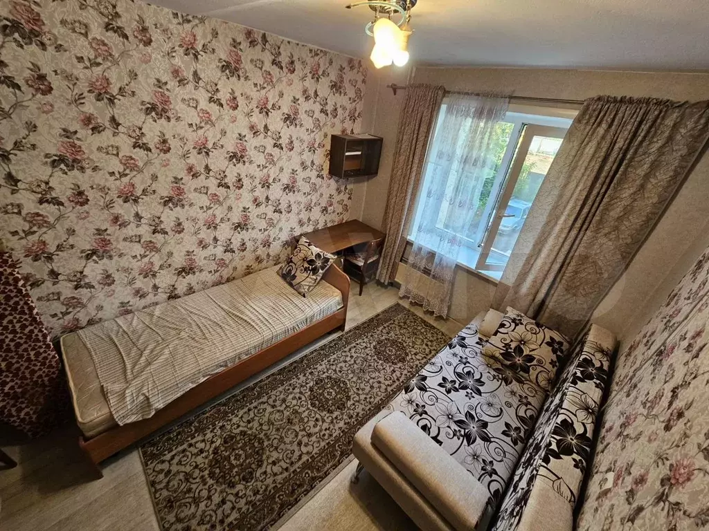 Комната 15 м в 3-к., 2/10 эт. - Фото 1