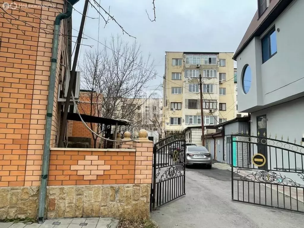 3-комнатная квартира: Махачкала, улица Гагарина, 15А (90 м) - Фото 1