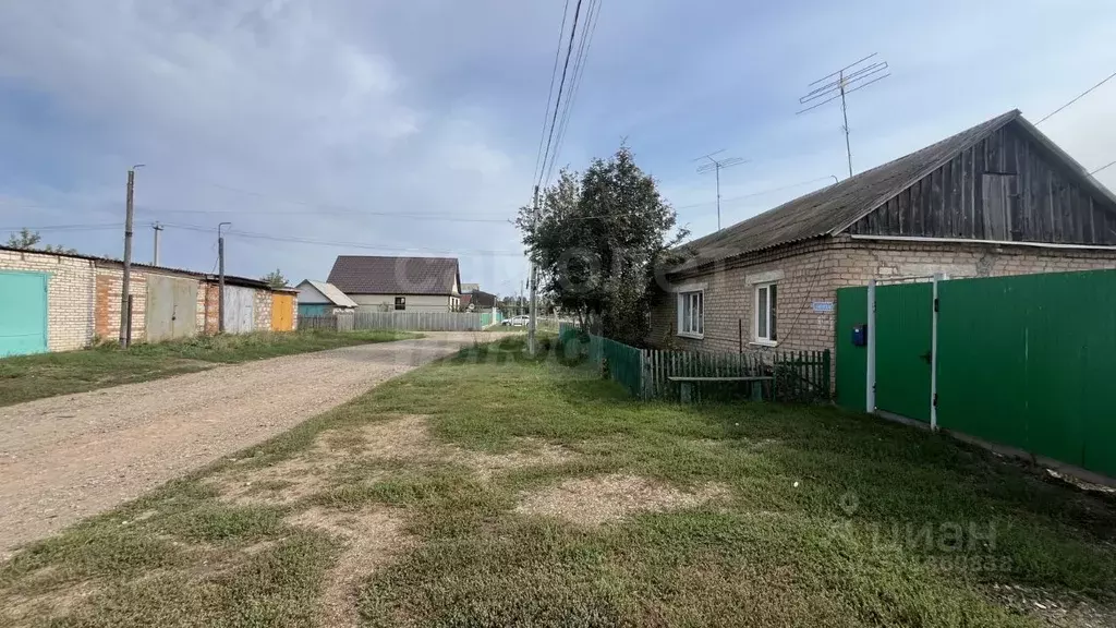 Дом в Оренбургская область, пос. Саракташ ул. Заводская, 84А (43 м) - Фото 2