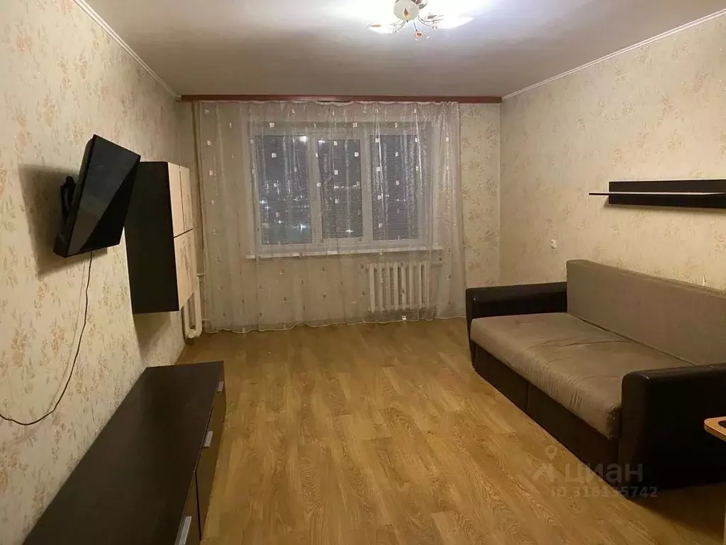 2-к кв. Брянская область, Брянск ул. Крахмалева, 35 (70.0 м) - Фото 0