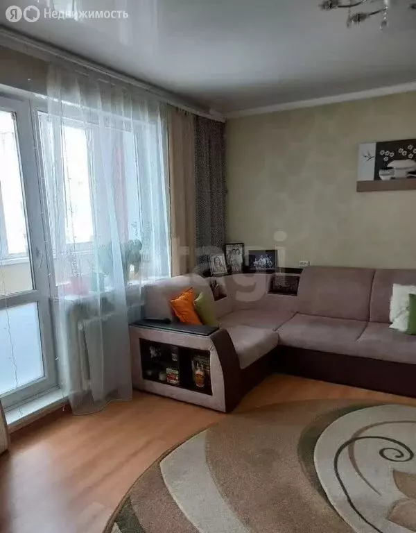 3-комнатная квартира: Барнаул, улица Шумакова, 24 (73.8 м) - Фото 1