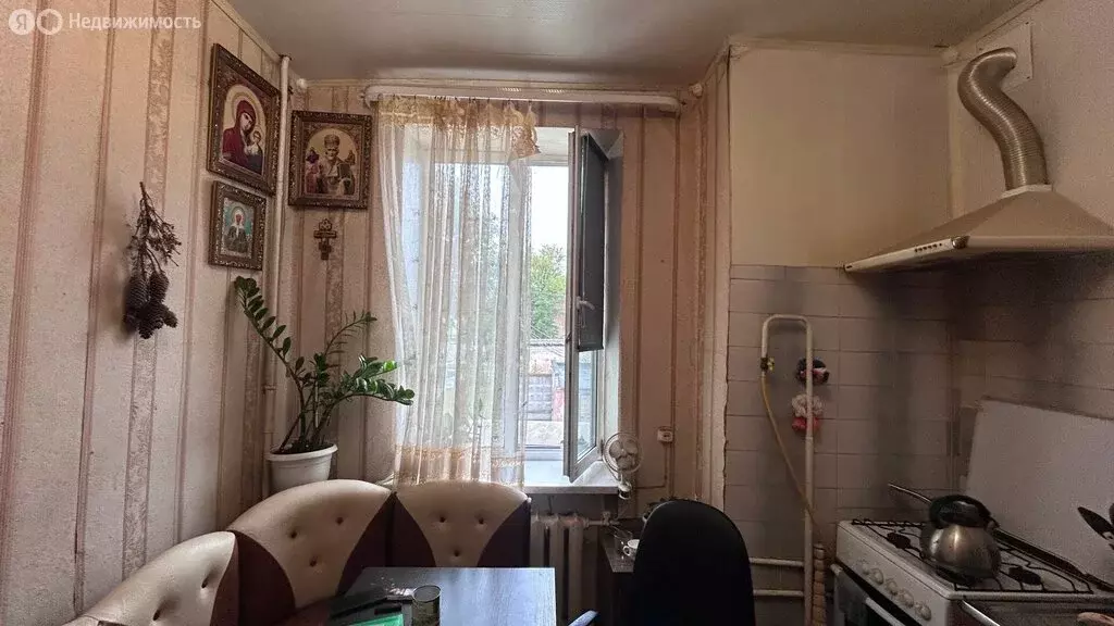3-комнатная квартира: посёлок городского типа Белые Берега, улица ... - Фото 2